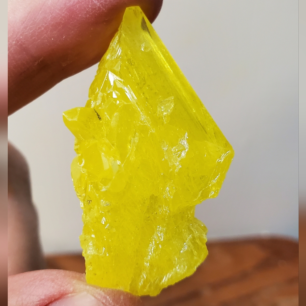 Pure Sulfur Crystal, Single Point - Picture 12 of 12